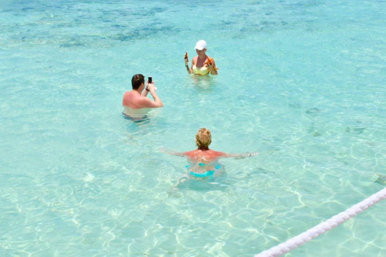 Beachfront Studio @Cadaquescaribe บายาฮิเบ ภายนอก รูปภาพ